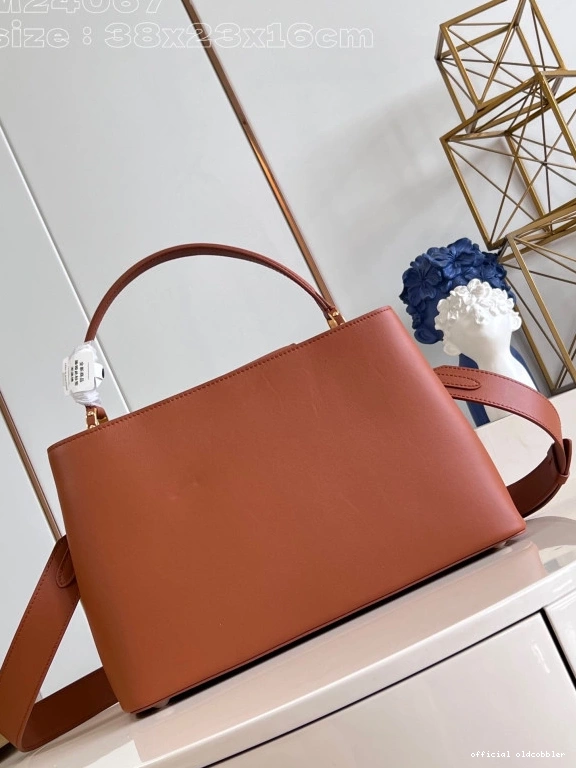 Official oldcobbler GM Souple-38*23*16CM Capucines VUITTON LOUIS 0730